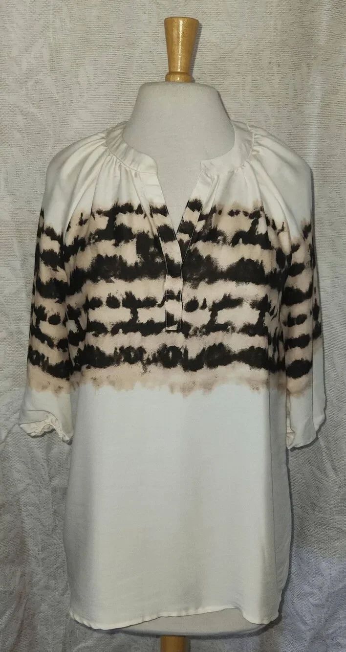 F79 Simply Vera Vera Wang cream blouse brown and tan tie dye stripes Sz Medium